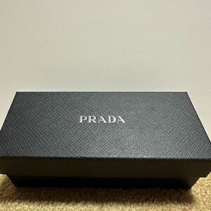 Prada sunglassess women (black)